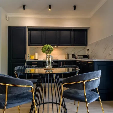 Double Rest Apartment *